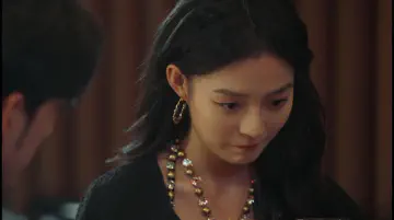 陈欣如陷入回忆