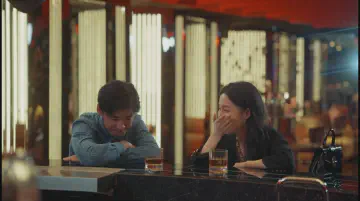 陈欣如掩面笑