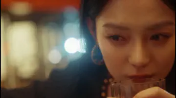 陈欣如表情痛苦